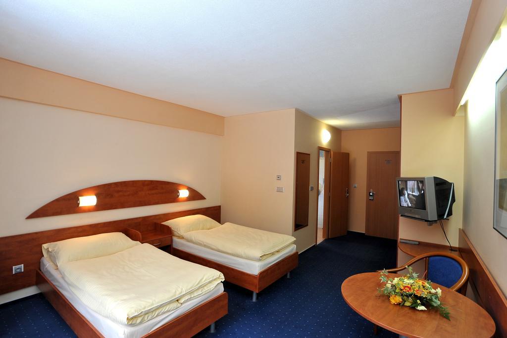 Hotel Brizky Jablonec nad Nisou Exterior photo