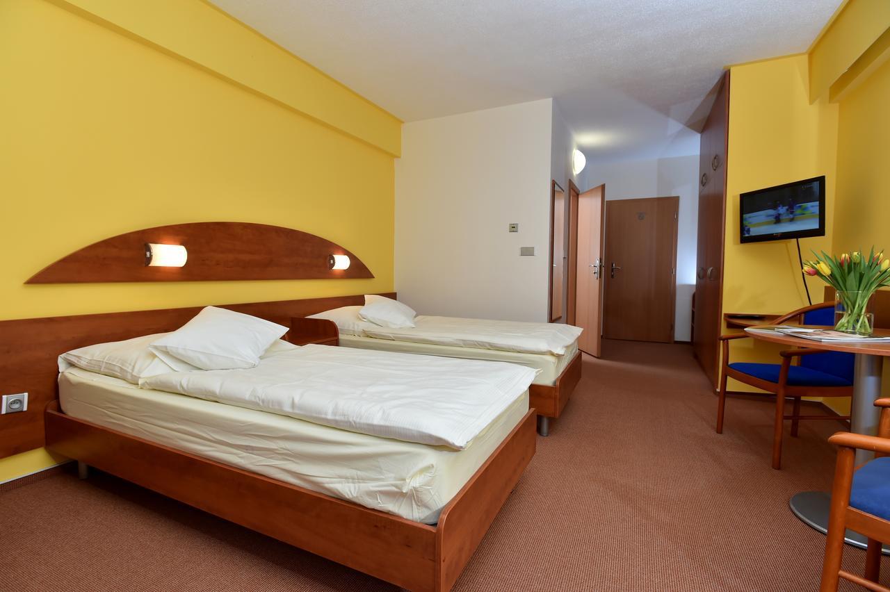 Hotel Brizky Jablonec nad Nisou Exterior photo
