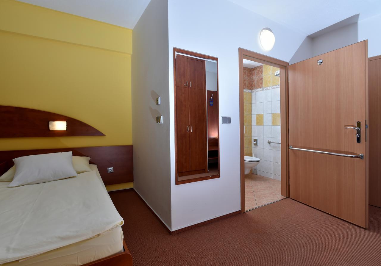 Hotel Brizky Jablonec nad Nisou Exterior photo